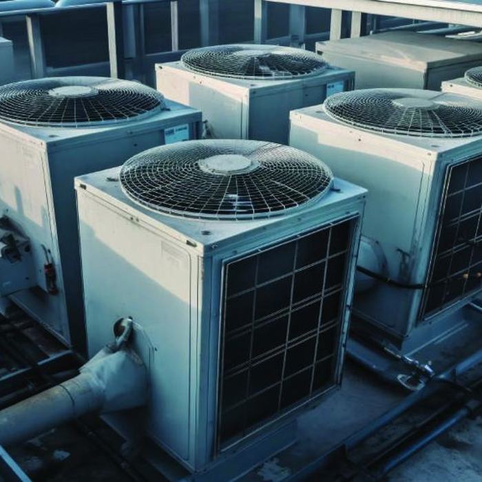 Unit AC sentral di atap gedung